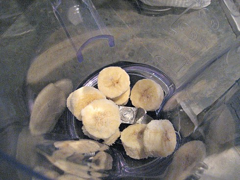 Green Monster Smoothie | Adventures of a Hungry Redhead