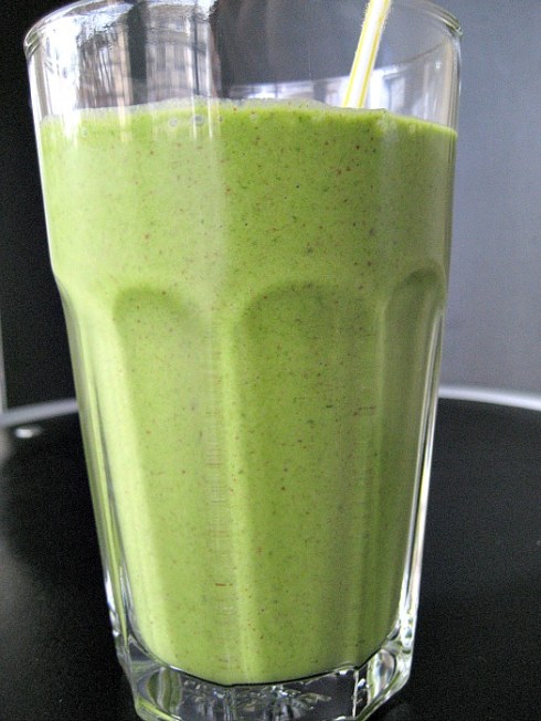 Green Monster Smoothie | Adventures of a Hungry Redhead
