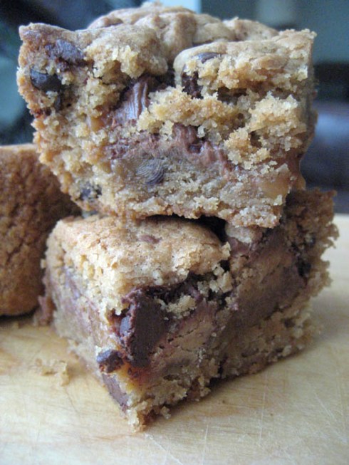 Peanut Butter Cup Caramel Bars | Adventures of a Hungry Redhead