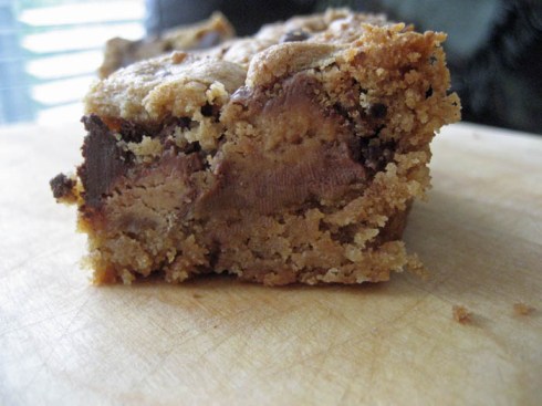 Peanut Butter Cup Caramel Bars | Adventures of a Hungry Redhead